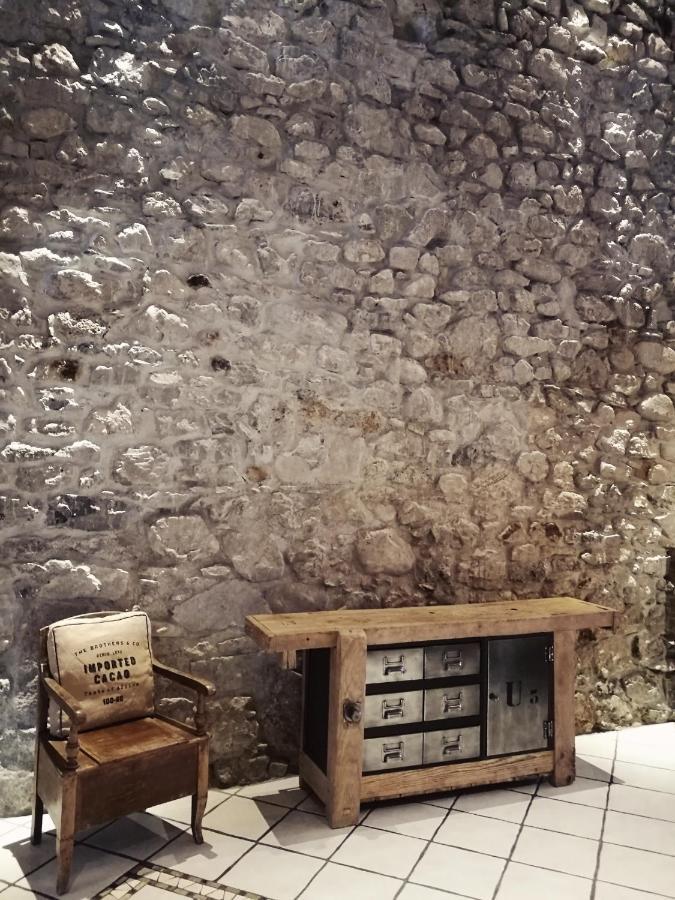 Bed and Breakfast Un R de Mémises Thollon-les-Memises Exterior foto
