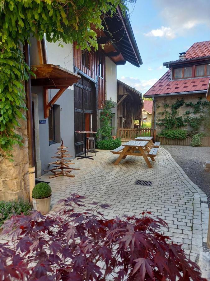 Bed and Breakfast Un R de Mémises Thollon-les-Memises Exterior foto